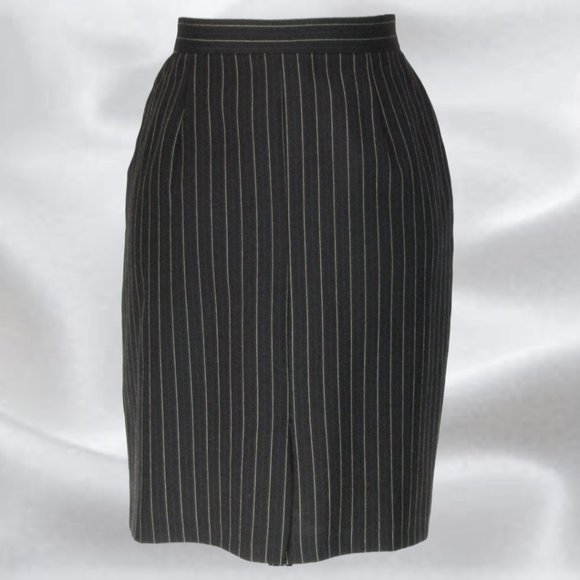 Freddy Z'Ss Sportswear Inc. Black Pinstriped Skirt in Size 10 - Picture 2 of 5